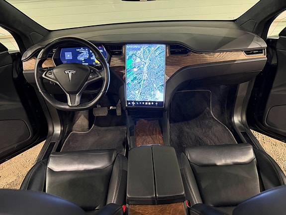Tesla Model X 20 of 30