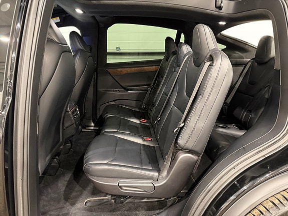 Tesla Model X 11 of 30