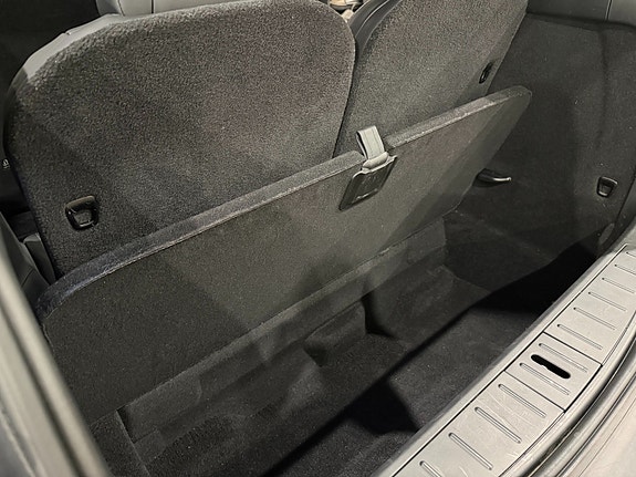 Tesla Model X 16 of 30