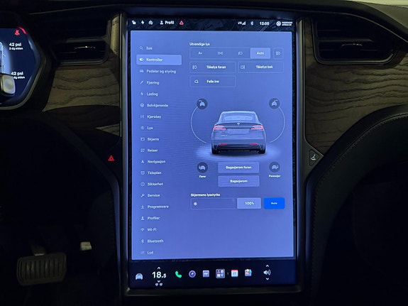 Tesla Model X 26 of 30