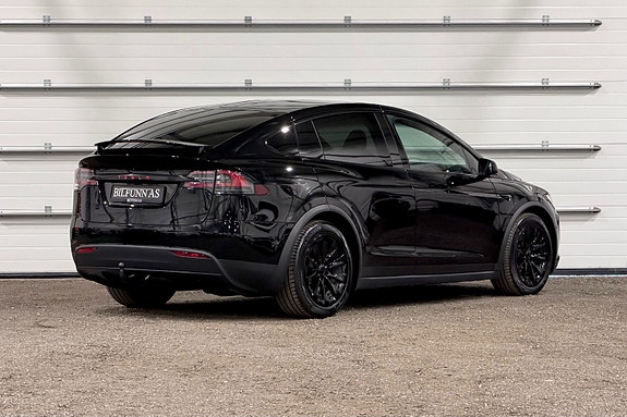 Tesla Model X 5 of 30