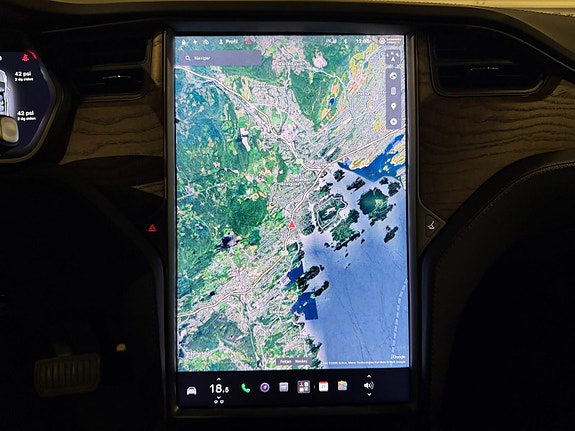 Tesla Model X 22 of 30