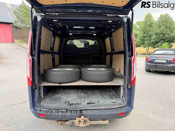 Ford Transit Custom 13 of 30