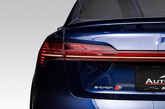 Audi e-tron S 10 of 30