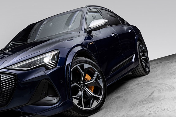 Audi e-tron S 3 of 30