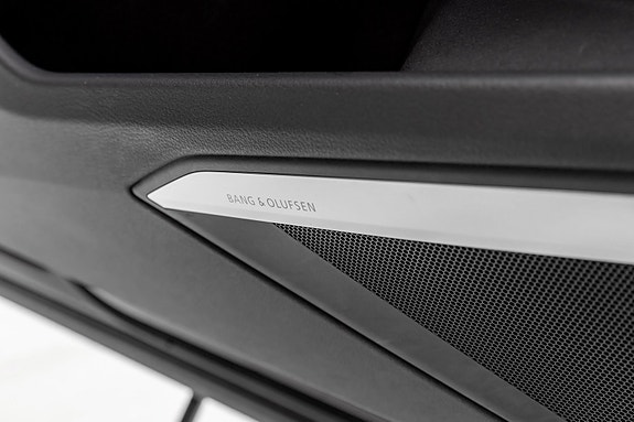 Audi e-tron S 15 of 30