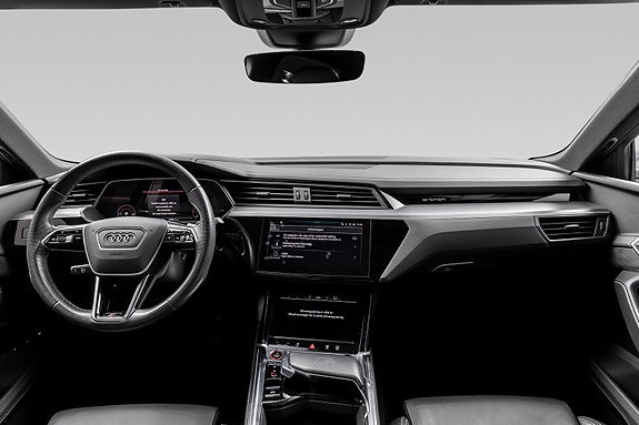 Audi e-tron S 18 of 30