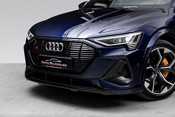 Audi e-tron S 7 of 30