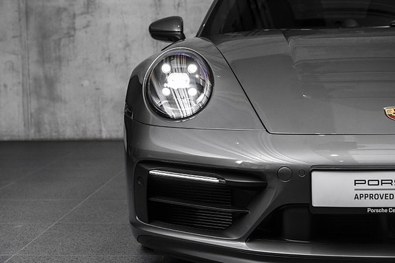 Porsche 911 Targa 4 GTS 8 of 30