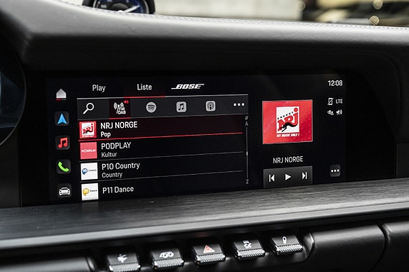 Porsche 911 Targa 4 GTS 28 of 30