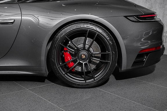 Porsche 911 Targa 4 GTS 13 of 30