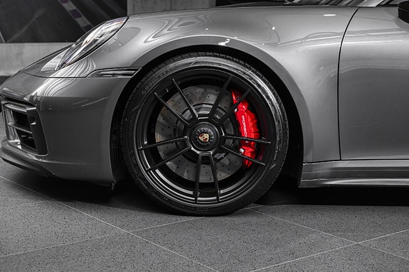 Porsche 911 Targa 4 GTS 12 of 30