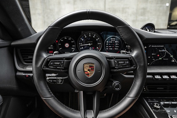Porsche 911 Targa 4 GTS 16 of 30