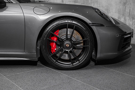 Porsche 911 Targa 4 GTS 11 of 30