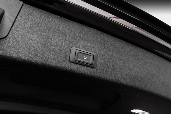 Audi e-tron 19 of 29