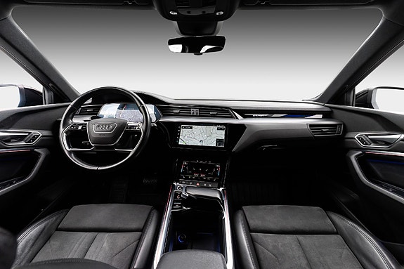Audi e-tron 13 of 29
