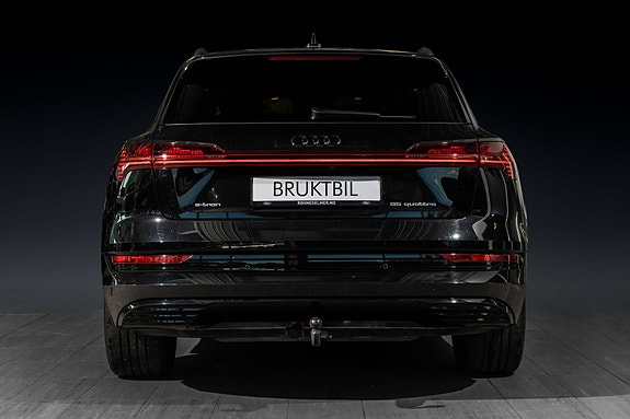 Audi e-tron 4 of 29