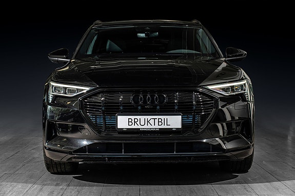 Audi e-tron 3 of 29