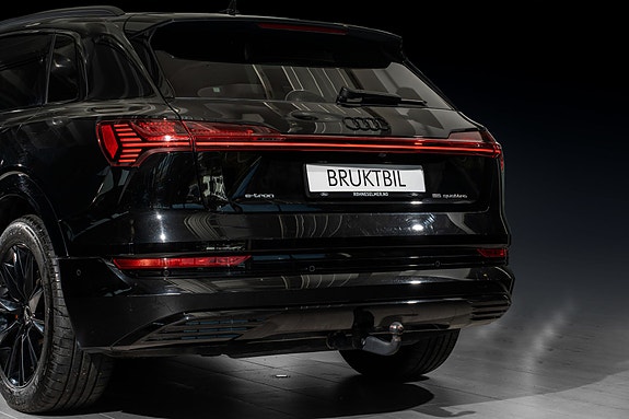 Audi e-tron 6 of 29