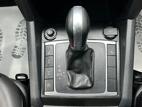 Volkswagen Amarok 30 of 30