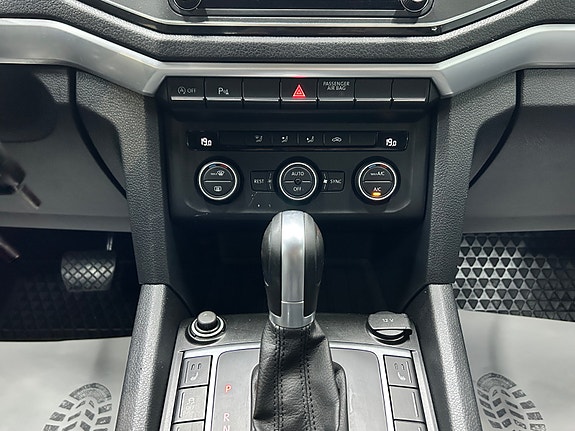 Volkswagen Amarok 28 of 30