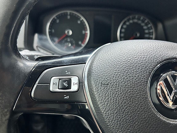 Volkswagen Amarok 17 of 30