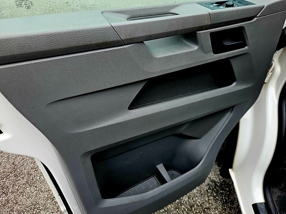 Volkswagen Transporter 15 of 26
