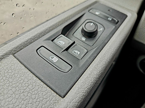 Volkswagen Transporter 16 of 26