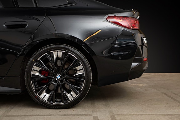 BMW i4 6 of 25