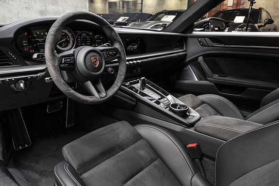 Porsche 911 Targa 4 GTS 20 of 30