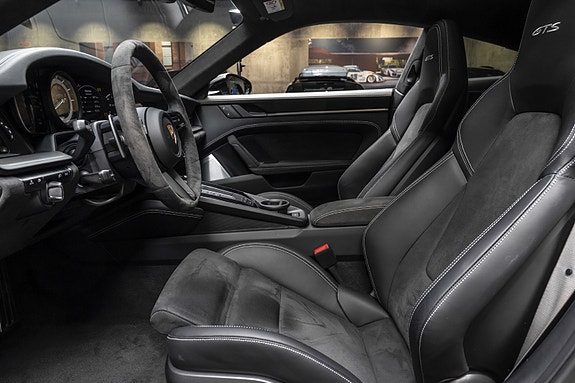 Porsche 911 Targa 4 GTS 21 of 30