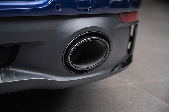 Porsche 911 Targa 4 GTS 14 of 30