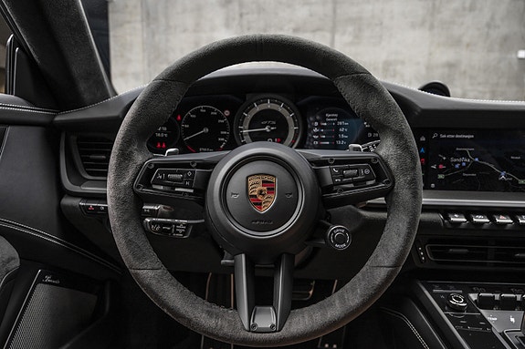 Porsche 911 Targa 4 GTS 22 of 30