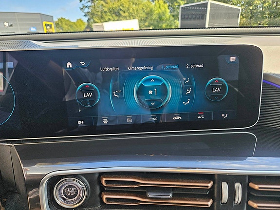 Mercedes-Benz EQC400 22 of 30