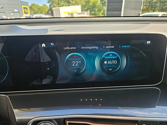 Mercedes-Benz EQC400 21 of 30