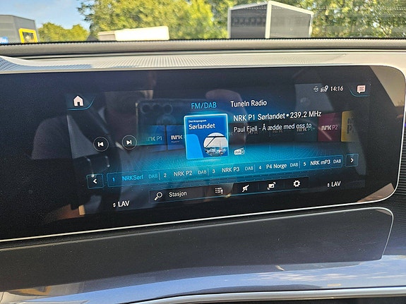 Mercedes-Benz EQC400 28 of 30