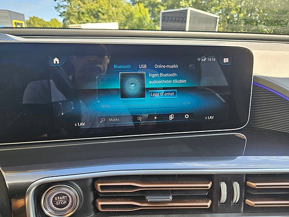 Mercedes-Benz EQC400 29 of 30