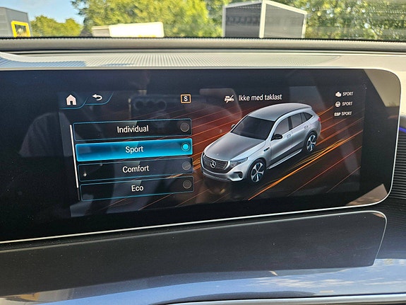Mercedes-Benz EQC400 25 of 30