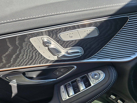Mercedes-Benz EQC400 19 of 30