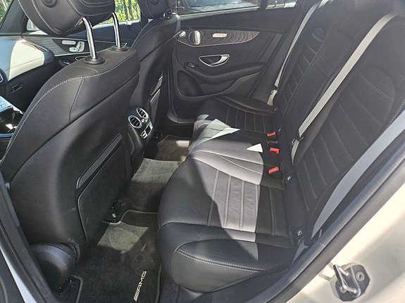 Mercedes-Benz EQC400 14 of 30