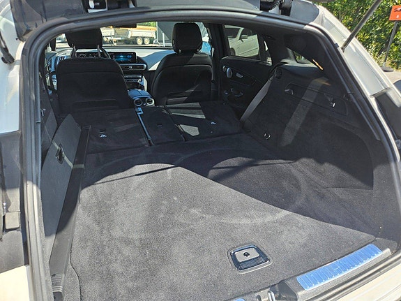 Mercedes-Benz EQC400 9 of 30