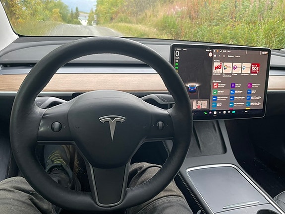 Tesla Model 3 3 of 6