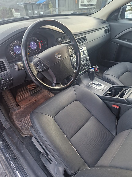 Volvo V70 11 of 18
