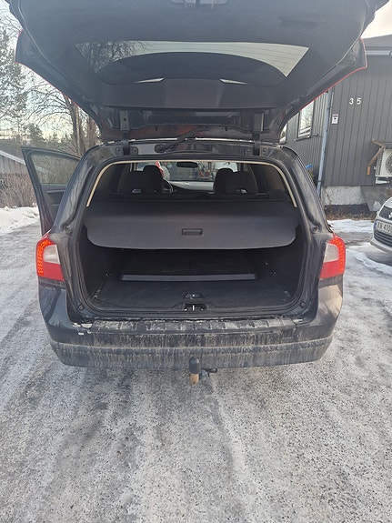 Volvo V70 4 of 18