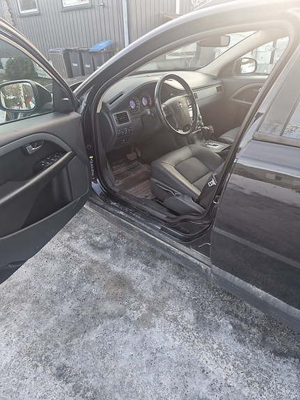 Volvo V70 12 of 18