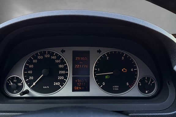 Mercedes-Benz B180 d 13 of 20