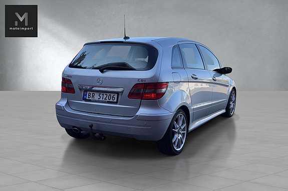 Mercedes-Benz B180 d 9 of 20