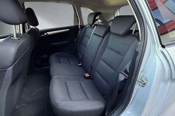 Mercedes-Benz B180 d 16 of 20