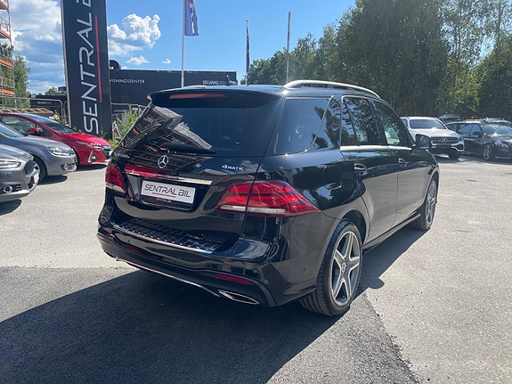 Mercedes-Benz GLE500 e 14 of 30