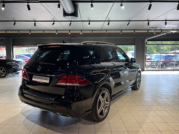 Mercedes-Benz GLE500 e 9 of 30